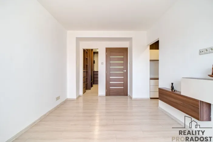 Prodej bytu 2+kk, Ostrava, Vrázova, 79 m2