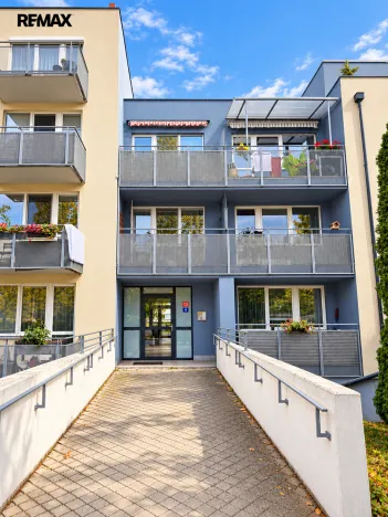 Pronájem bytu 1+kk, Praha - Hostavice, U Hostavického potoka, 40 m2