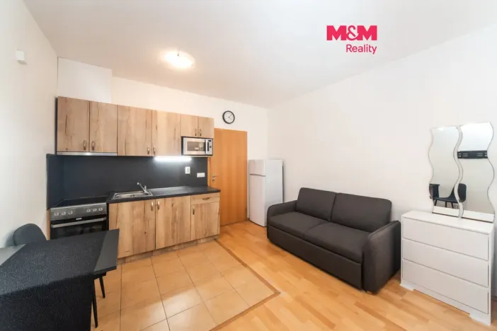 Pronájem bytu 1+kk, 31 m², Na Neklance, Praha 5