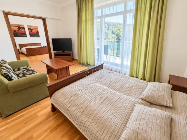 Pronájem bytu 2+1, Karlovy Vary, U Imperiálu, 110 m2