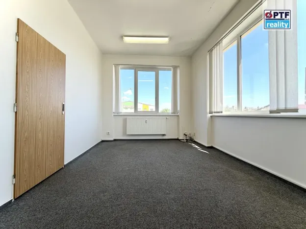 Pronájem komerčního prostoru, 16 m², Na Roudné, Plzeň, Severní Předměstí