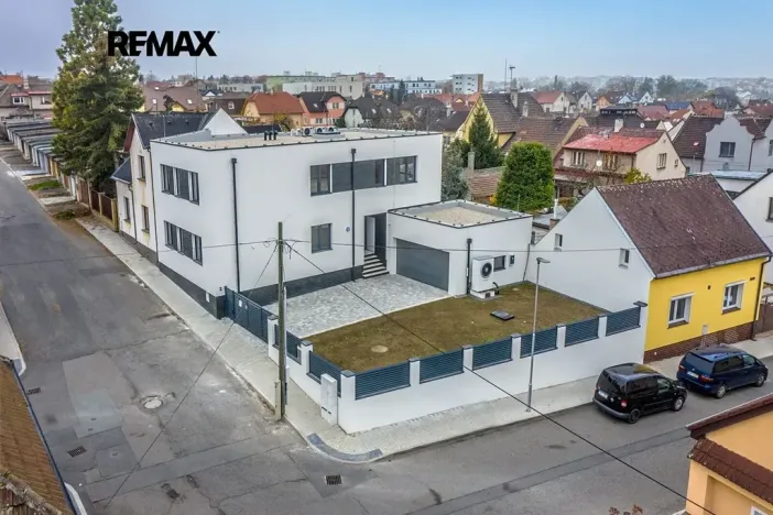 Pronájem bytu 2+kk, Kladno, Veleslavínova, 39 m2