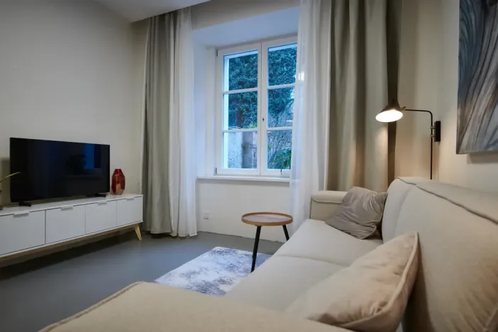 Pronájem bytu 1+kk, Praha - Smíchov, Radlická, 28 m2