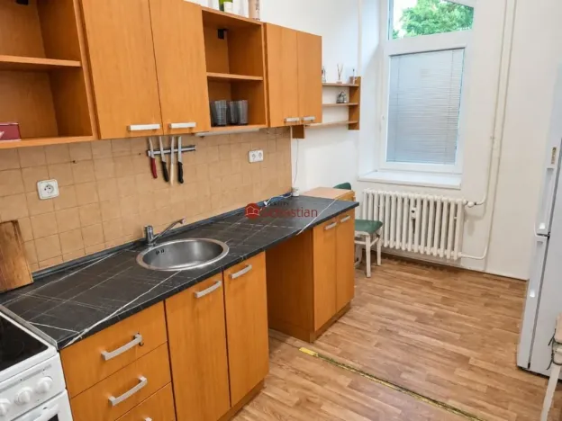Pronájem bytu 1+1, 60 m², náměstí Čs. legií, Pardubice, Zelené Předměstí