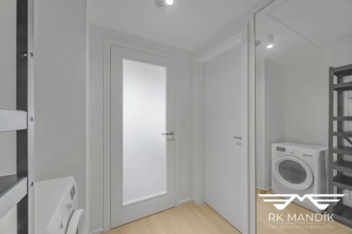 Pronájem bytu 1+kk, Praha - Smíchov, U Lihovaru, 28 m2