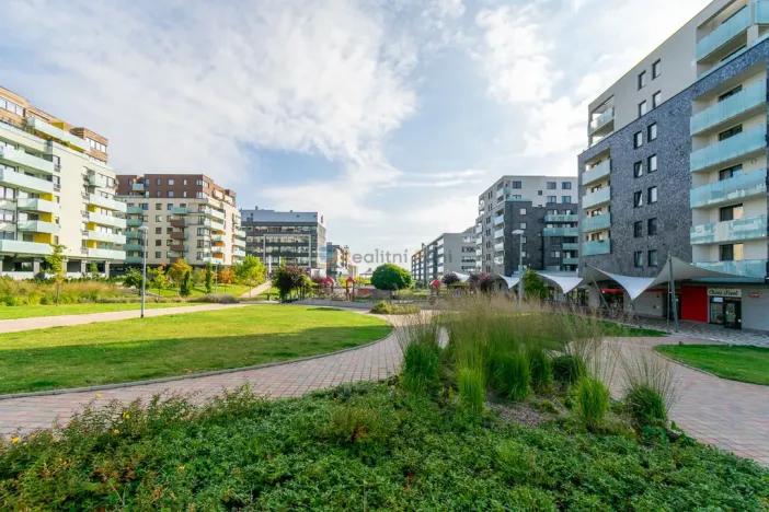 Pronájem bytu 2+kk, Praha - Stodůlky, náměstí Junkových, 50 m2