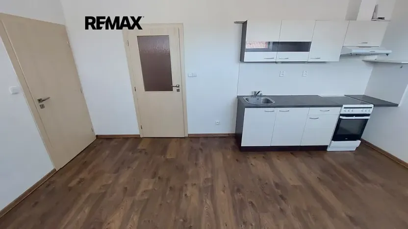 Pronájem bytu 1+kk, Rousínov, 31 m2