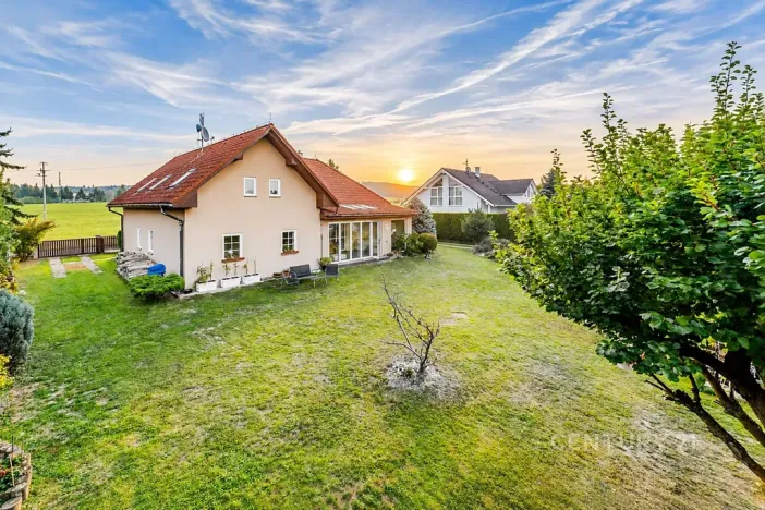 Prodej rodinného domu, Hradištko, V Klících, 240 m2