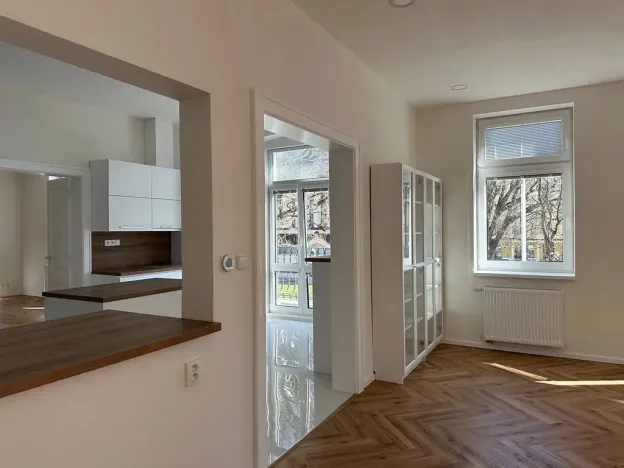 Pronájem bytu 4+1, Děčín, Husovo nám., 156 m2