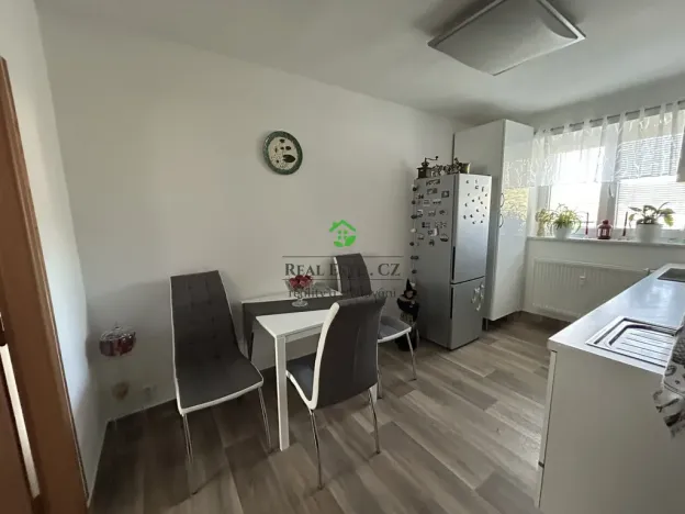 Prodej bytu 2+1, Oslavany, Hlavní, 53 m2
