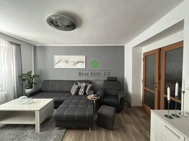 Prodej bytu 2+1, Oslavany, Hlavní, 53 m2