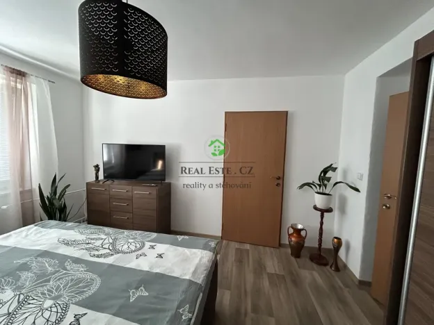Prodej bytu 2+1, Oslavany, Hlavní, 53 m2