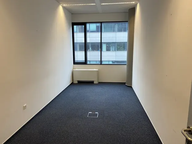 Pronájem kanceláře, Praha - Prosek, Prosecká, 302 m2