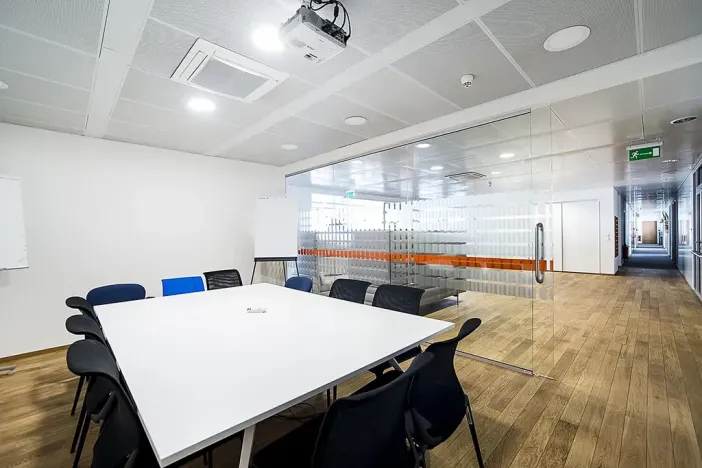 Pronájem kanceláře, Praha - Karlín, Ke Štvanici, 1080 m2
