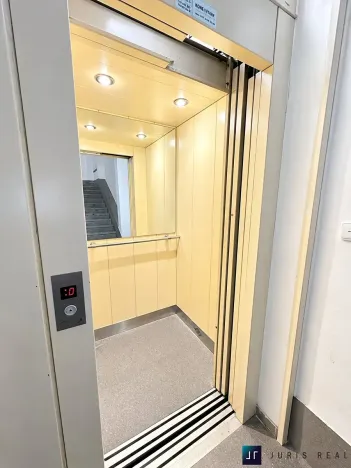 Prodej bytu 3+kk, Praha - Karlín, Pobřežní, 79 m2