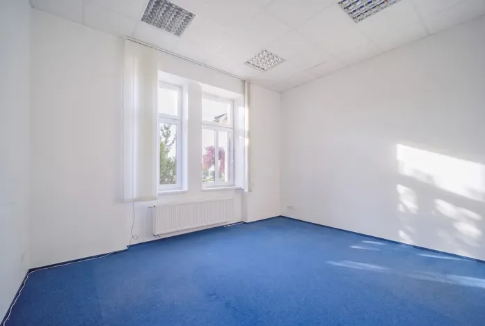 Pronájem kanceláře, Jičín, 17. listopadu, 688 m2