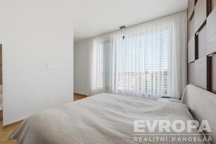 Pronájem bytu 2+kk, Praha - Břevnov, U Petřin, 88 m2