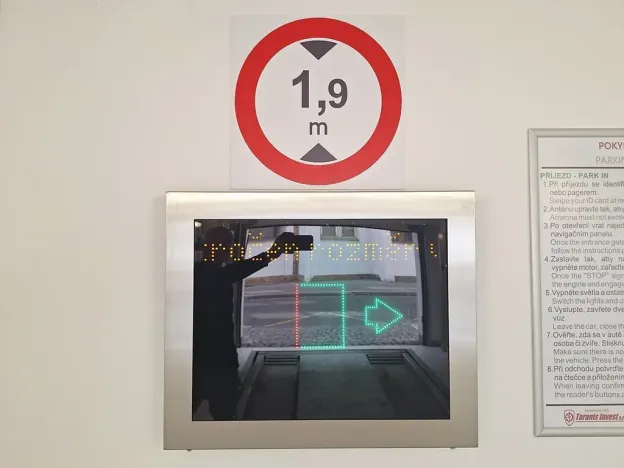 Prodej garážového stání, Praha - Vyšehrad, Neklanova, 20 m2