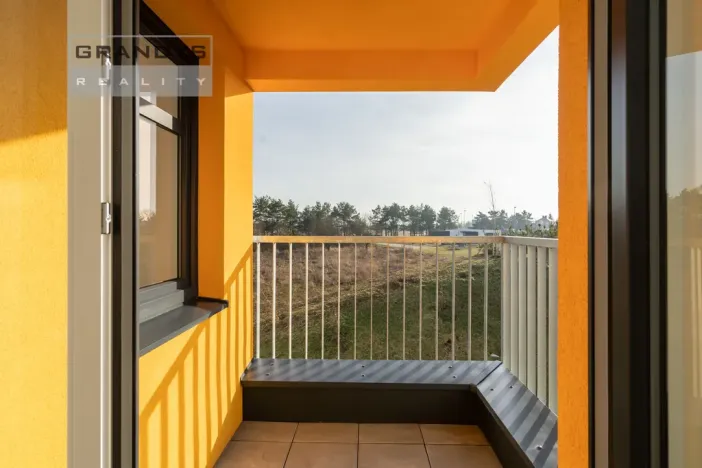 Pronájem bytu 1+kk, Praha - Uhříněves, Oty Bubeníčka, 29 m2