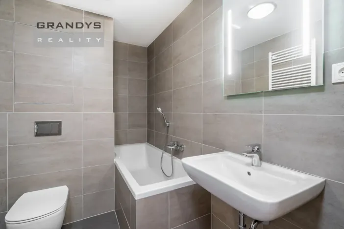 Pronájem bytu 1+kk, Praha - Uhříněves, Oty Bubeníčka, 29 m2