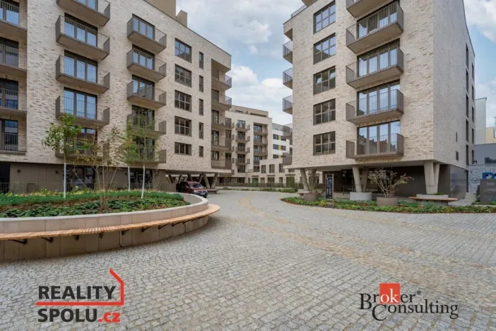 Pronájem garážového stání, Brno - Zábrdovice, Bratislavská, 19 m2