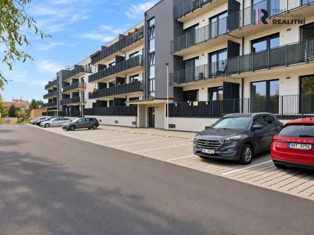 Pronájem bytu 1+kk, Kladno - Dubí, Ke křížku, 36 m2