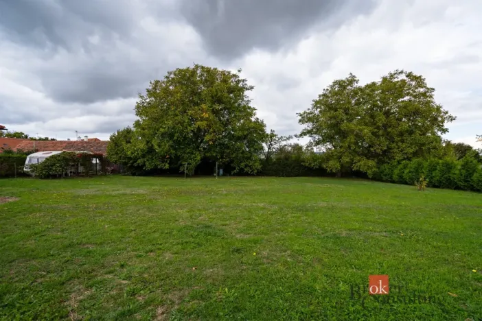 Prodej pozemku pro bydlení, Výrov - Hadačka, 1036 m2
