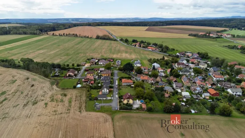 Prodej pozemku pro bydlení, Výrov - Hadačka, 1036 m2