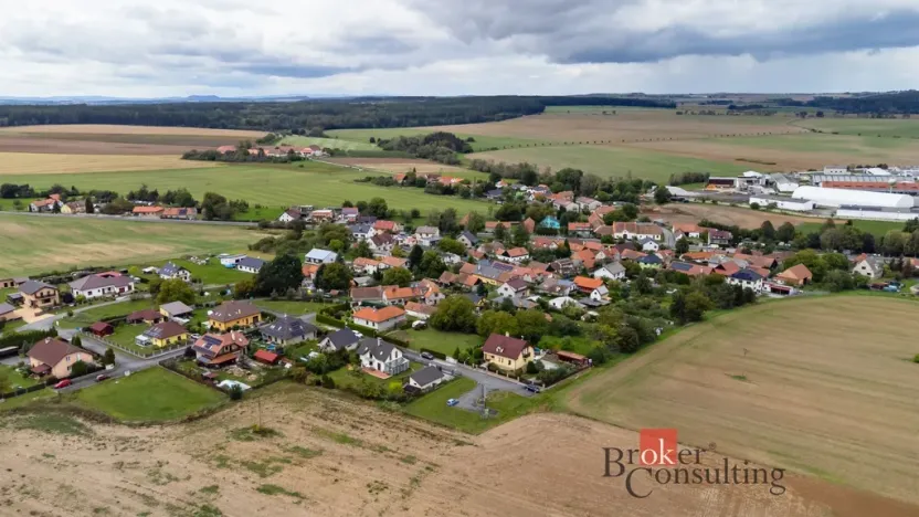 Prodej pozemku pro bydlení, Výrov - Hadačka, 1036 m2