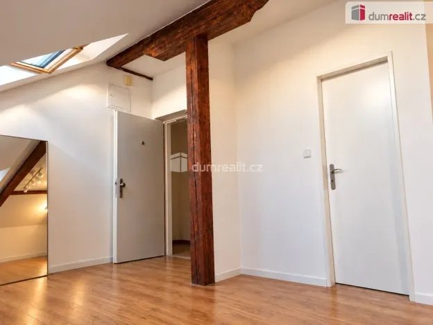 Pronájem bytu 1+kk, Praha - Smíchov, Lidická, 34 m2