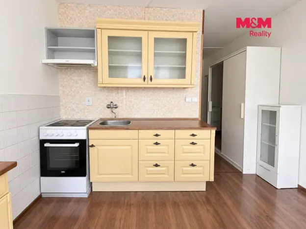 Pronájem bytu 1+1, Louny, Náměstí Benedikta Rejta, 36 m2