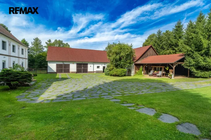 Prodej rodinného domu, Dubá - Zakšín, 380 m2