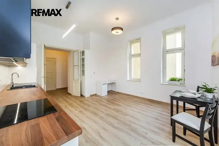 Pronájem bytu 2+kk, Praha - Vinohrady, Dykova, 50 m2