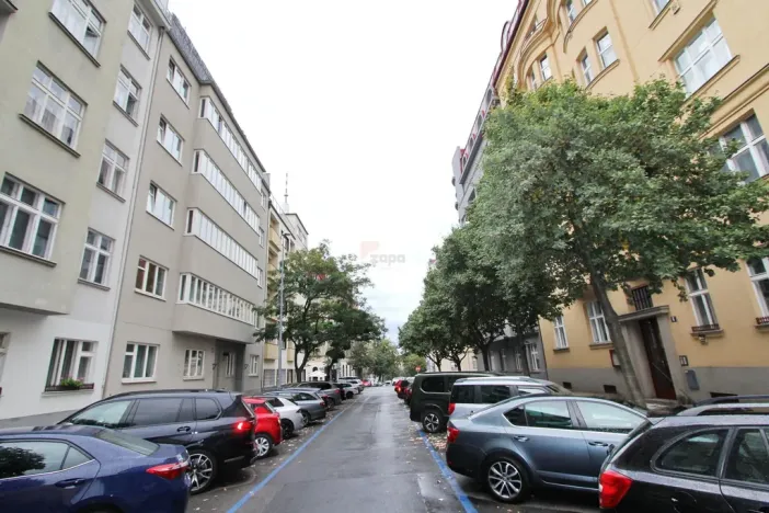 Prodej bytu 1+kk, Praha - Vinohrady, Velehradská, 36 m2