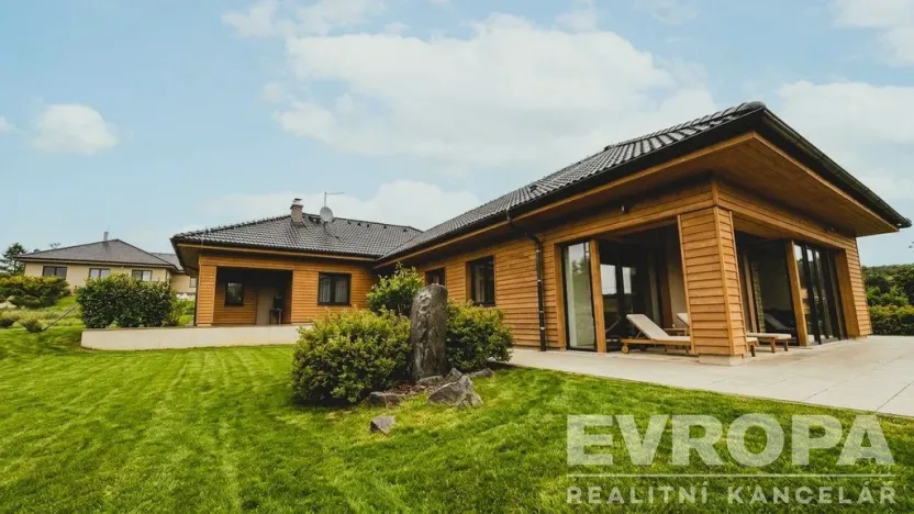 Prodej rodinného domu, Neveklov - Nebřich, 378 m2