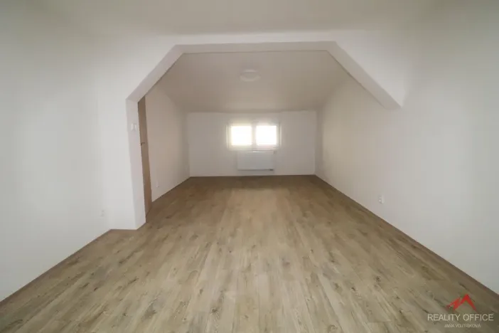 Pronájem bytu 2+1, Děčín - Děčín IV-Podmokly, Mírové nám., 79 m2