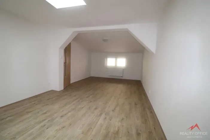 Pronájem bytu 2+1, Děčín - Děčín IV-Podmokly, Mírové nám., 79 m2