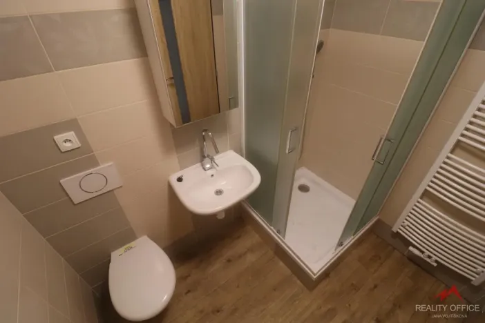 Pronájem bytu 2+1, Děčín - Děčín IV-Podmokly, Mírové nám., 79 m2