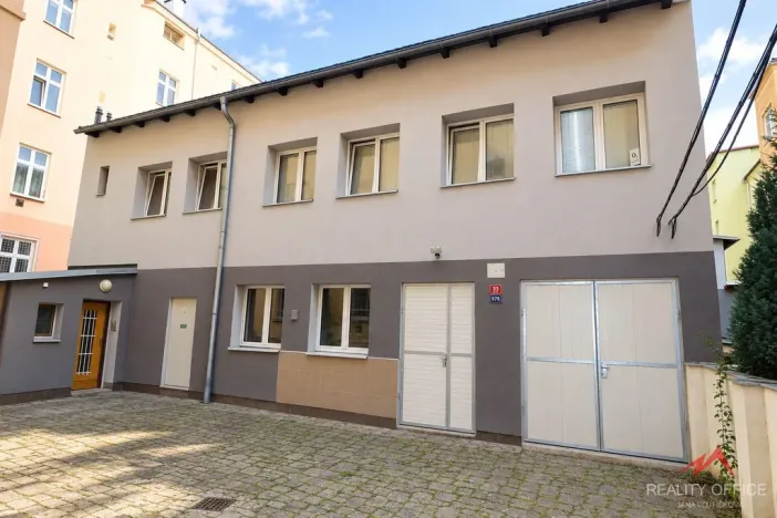 Pronájem bytu 2+1, Děčín - Děčín IV-Podmokly, Mírové nám., 79 m2