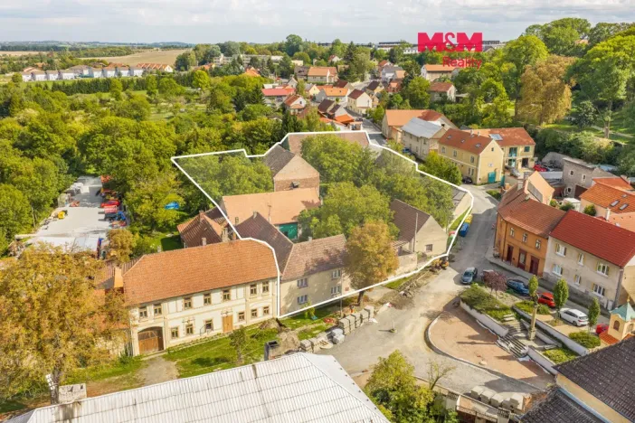 Prodej obchodního prostoru, Buštěhrad, Náměstí, 226 m2