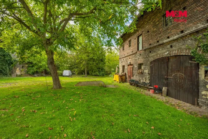 Prodej obchodního prostoru, Buštěhrad, Náměstí, 226 m2