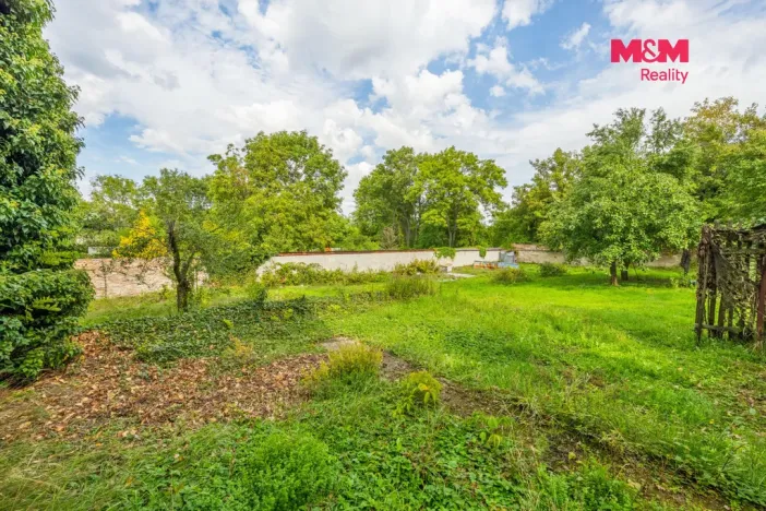 Prodej obchodního prostoru, Buštěhrad, Náměstí, 226 m2