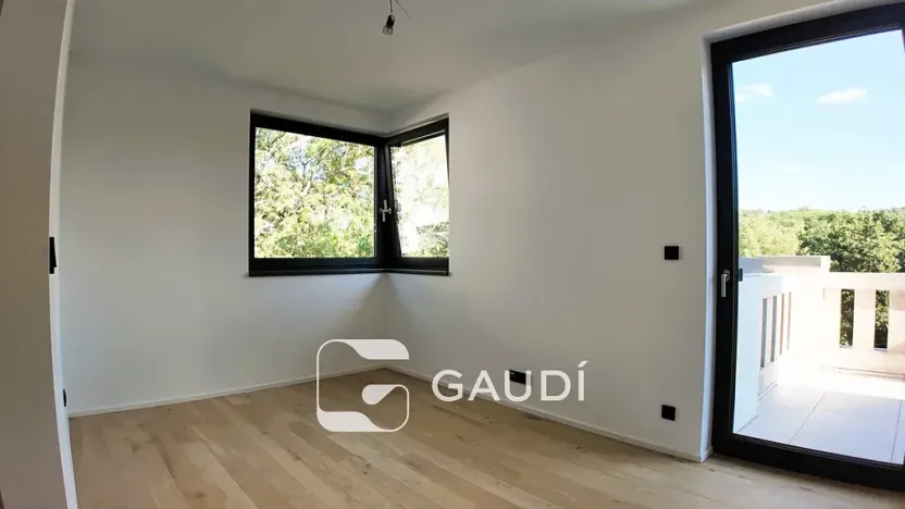Prodej bytu 4+kk, Praha, Mezitraťová, 105 m2