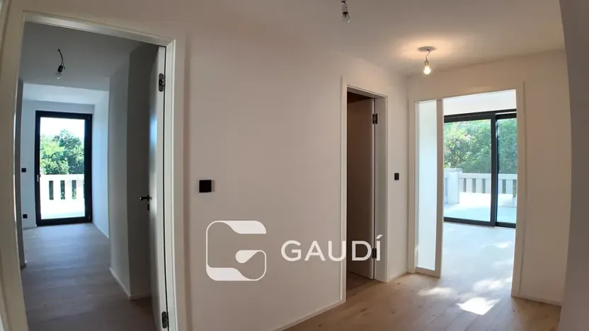 Prodej bytu 4+kk, Praha, Mezitraťová, 105 m2