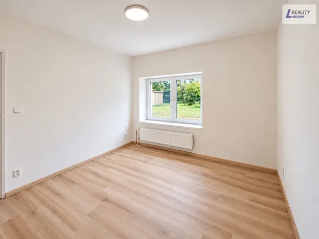 Pronájem bytu 2+kk, Praha - Radotín, Kraslická, 43 m2