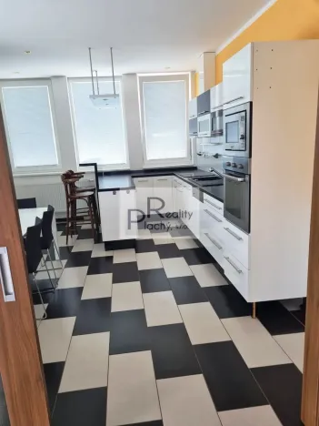 Pronájem bytu 3+1, Znojmo, 100 m2