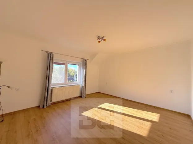 Pronájem bytu 2+1, Vodochody, U Studánky, 74 m2