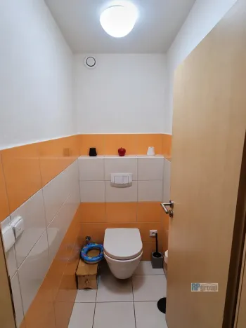 Prodej bytu 2+kk, Jesenice, Cedrová, 57 m2