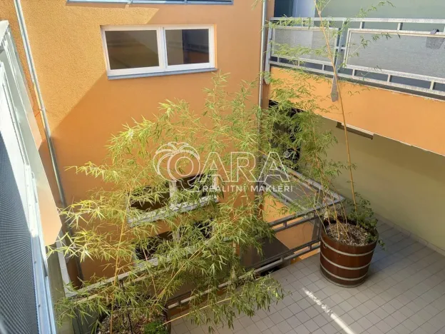 Pronájem bytu 2+kk, Praha - Hloubětín, Slévačská, 67 m2
