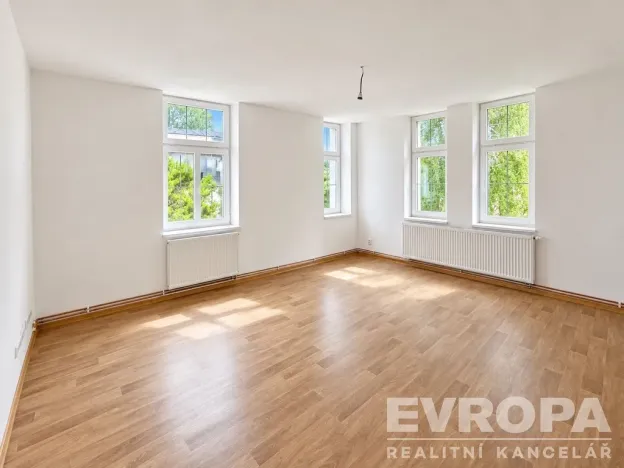 Prodej rodinného domu, Nová Paka, Kafkova, 210 m2